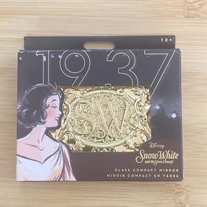 Disney Designer Collection Premiere Series Snow White Glass Compact Mirror